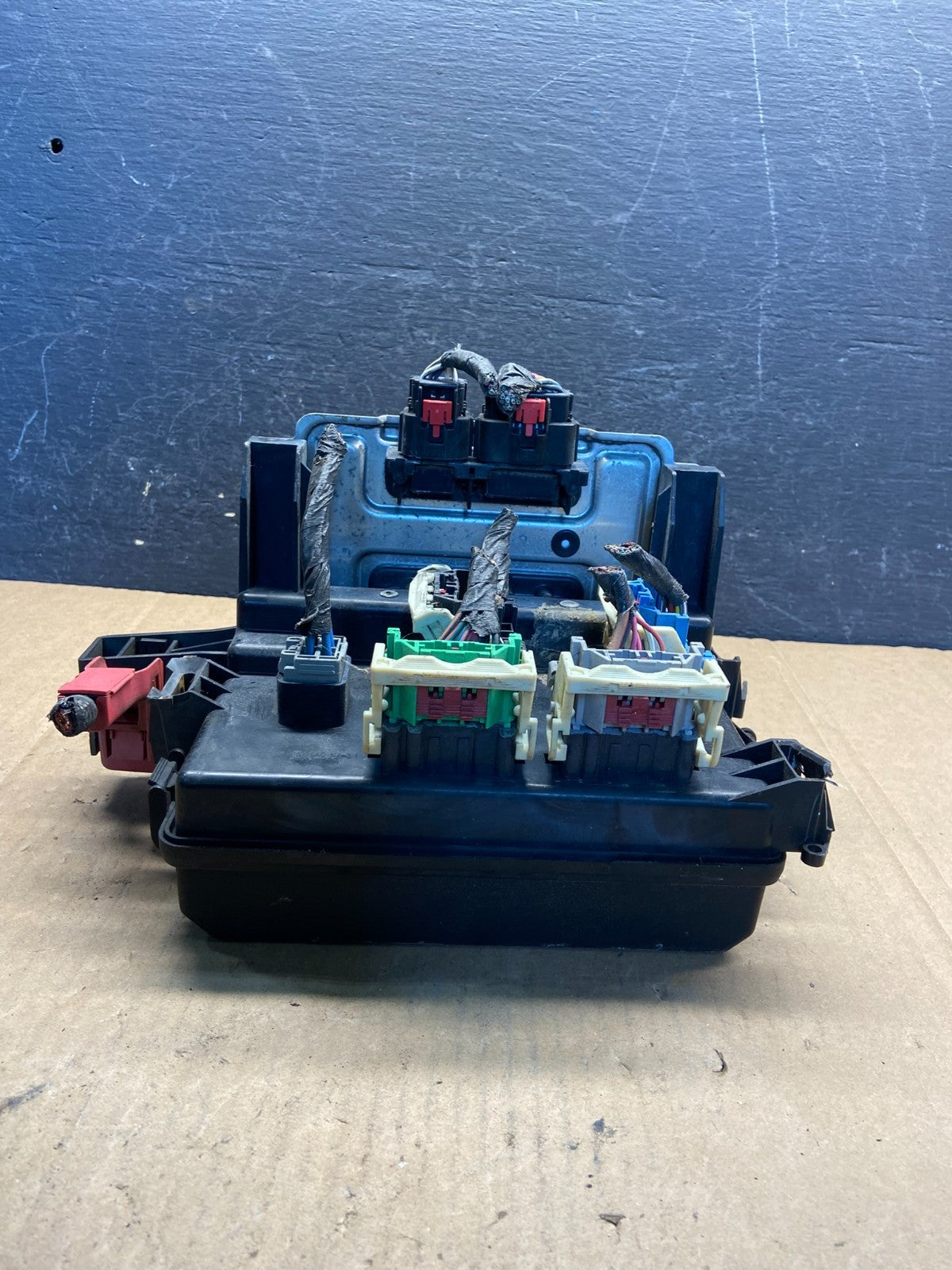 2006 Dodge Magnum Engine Fuse Box p04692031am AG1495 DW1