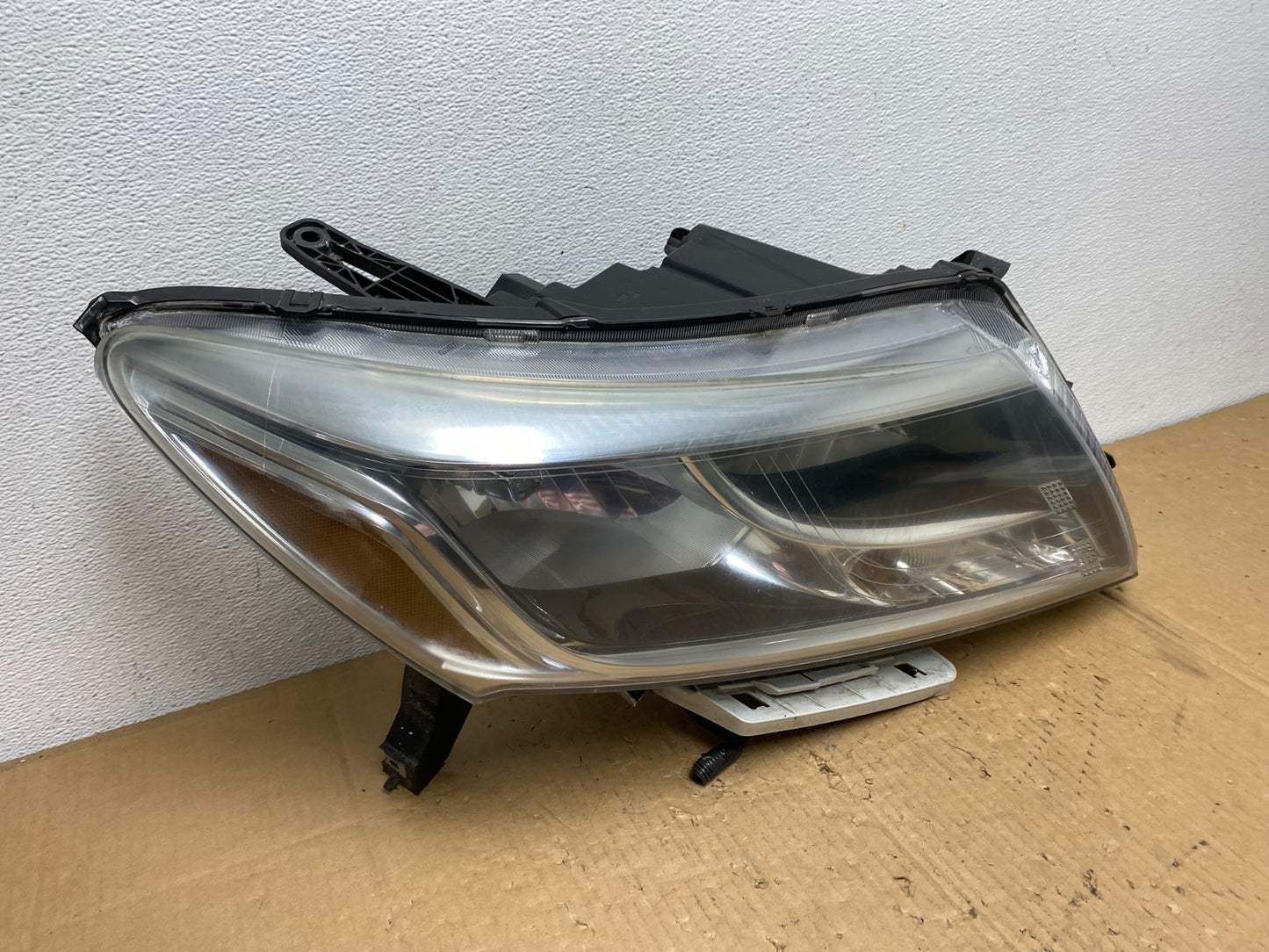 2013 to 2016 Nissan Pathfinder Right Passenger RH Side Headlight AD1072 DW2