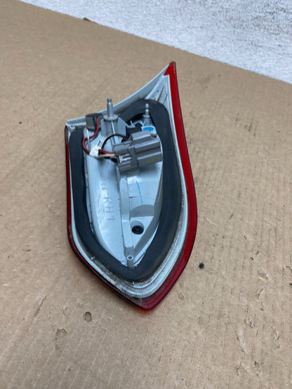 2015 - 2018 Ford Focus Sedan Right Passenger RH Inner Tail Light AF9615 DW6