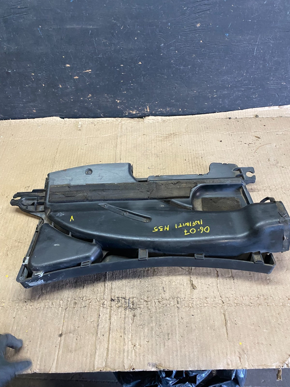 2006 to 2007 Infiniti m35 Air Intake Manifold Box Inlet Housing OEM P0864 DG4