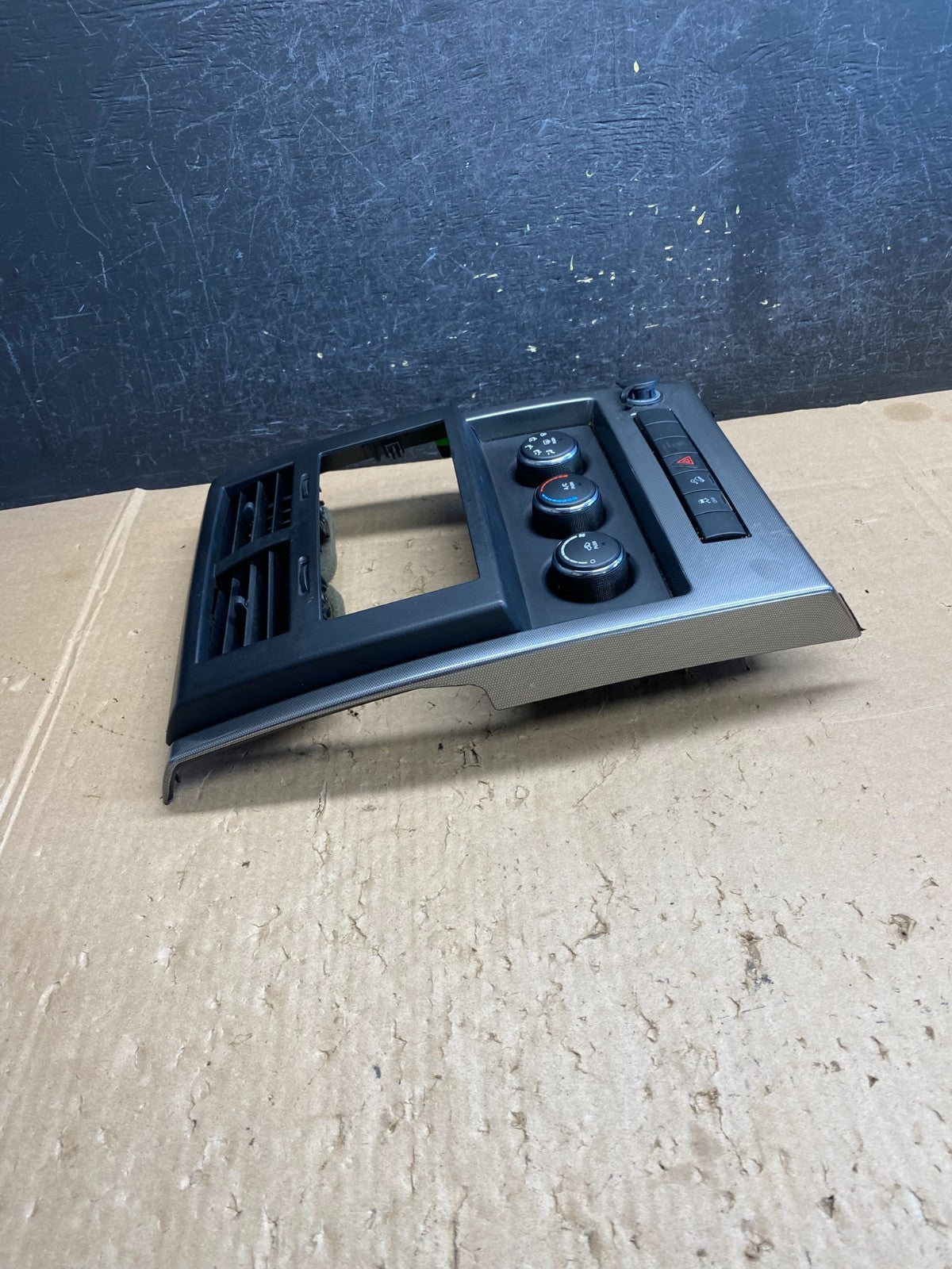 2008 to 2012 Jeep Liberty Dash Climate Temperature Control Radio Bezel AJ1622 DG1