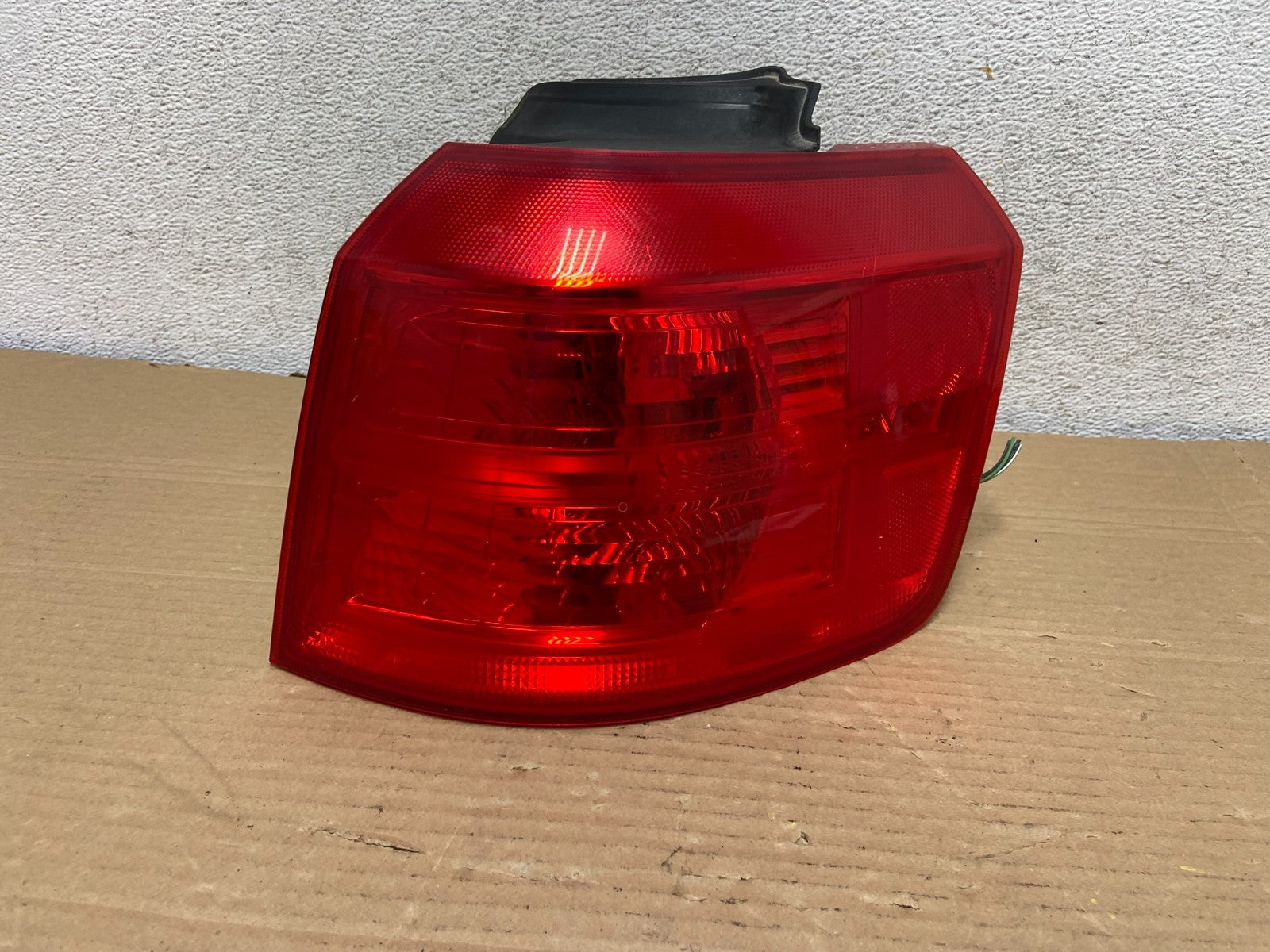 2010 to 2017 GMC Terrain Halogen Right Passenger Rh Side Tail Light AG8937 DW0