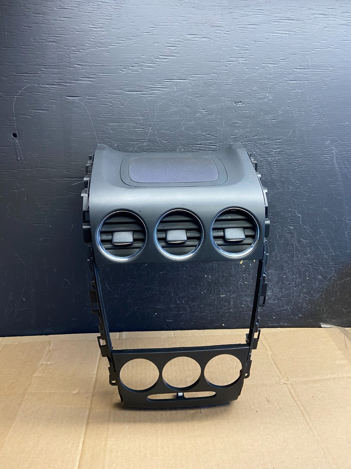 2010 2011 2012 Mazda CX-7 Center Dash Radio Bezel Trim AD2055 DG0