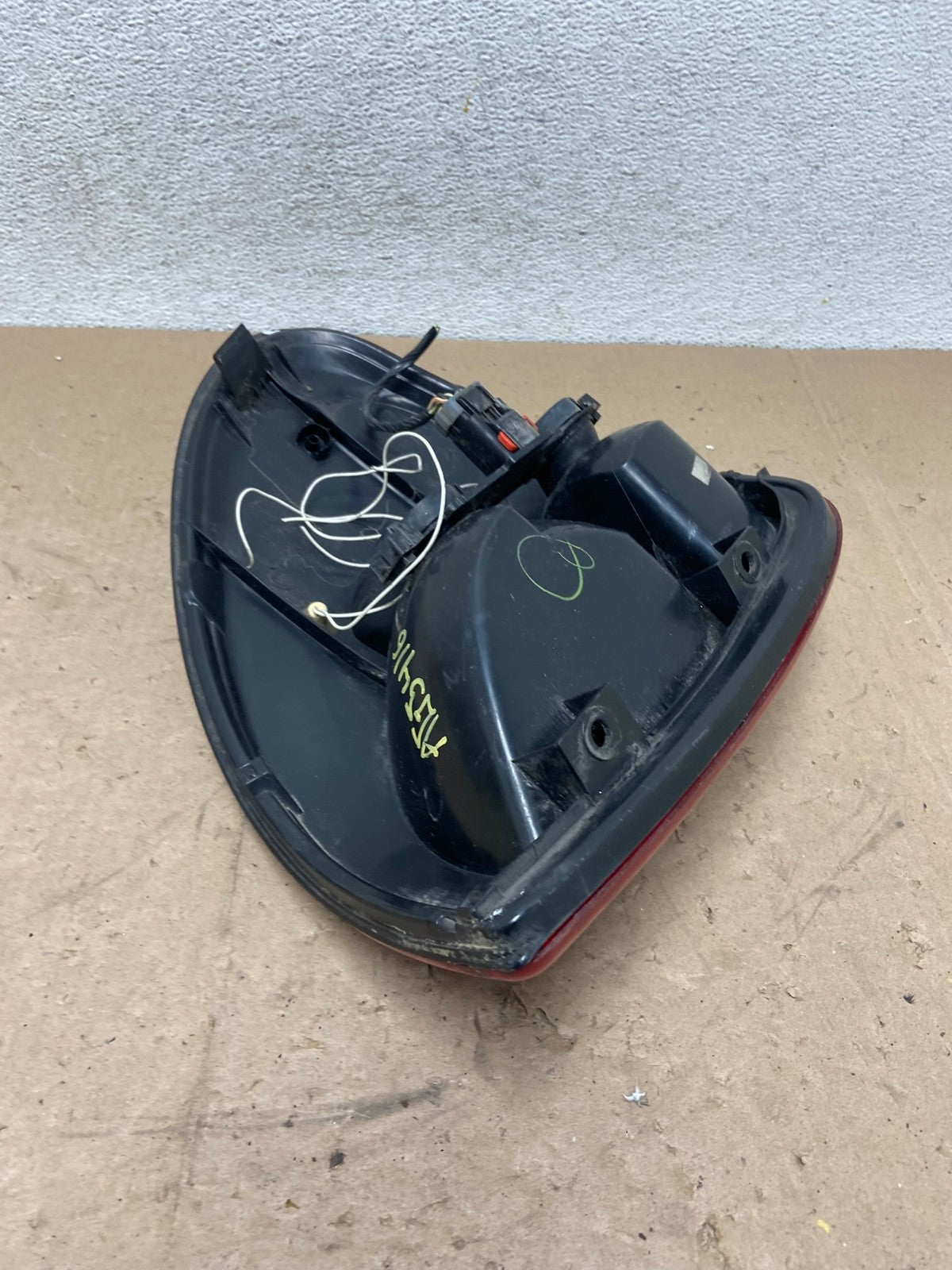 2001-2003 Dodge Grand Caravan Right Passenger RH Side Tail Light AG5416 LK5