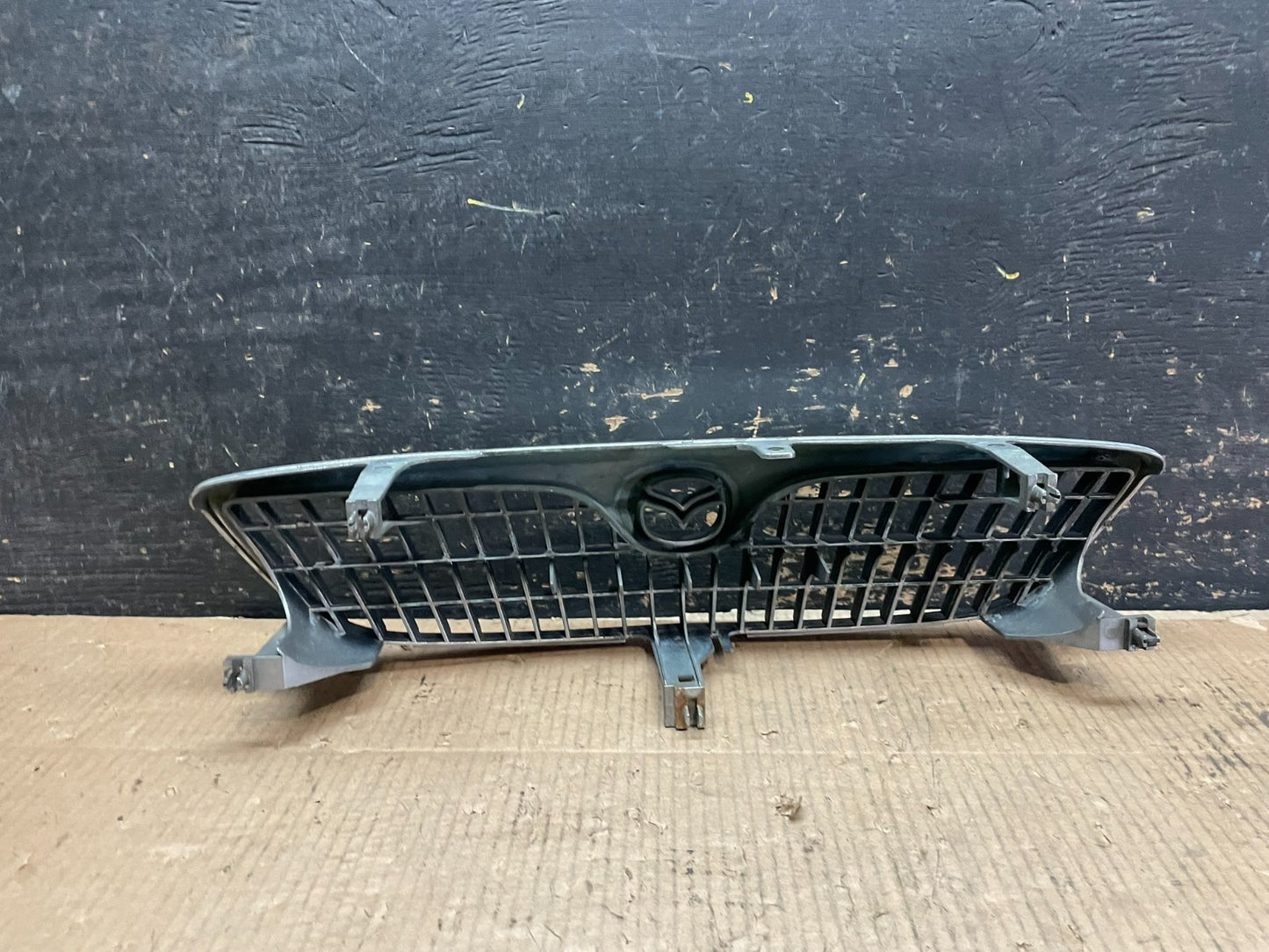 1999 to 2000 Mazda Millenia Front Grill Grille Y6247 PS4
