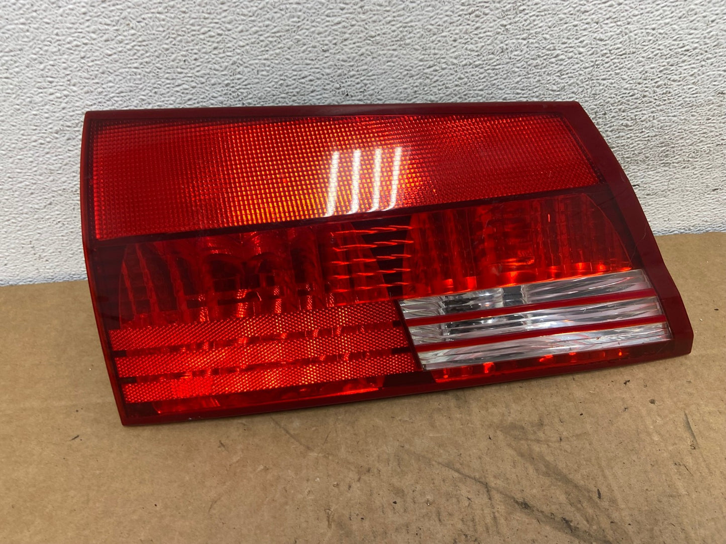 2004 - 2005 Toyota Sienna Left Driver LH Side Inner Tail Light AD6216 LK0