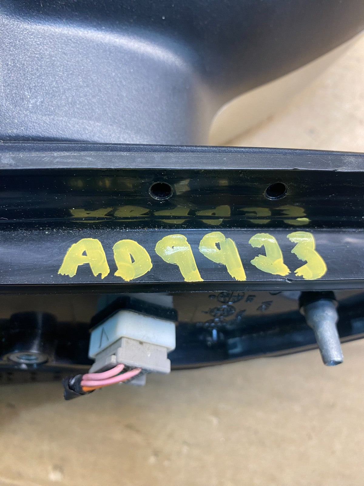 2011 to 2014 Kia Sedona Left Driver Lh Side Door Mirror AD9923 DW11