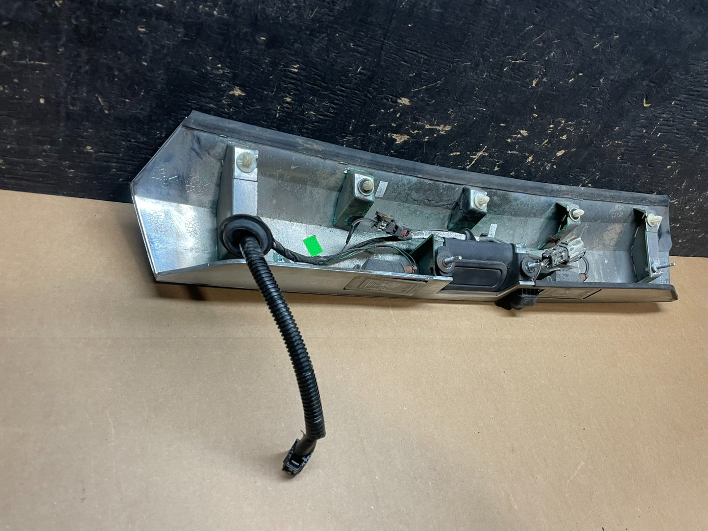 2010-2015 Gmc Terrain Lift Gate Handle Trim Back Up Camera 20881057 Z8192 DG7