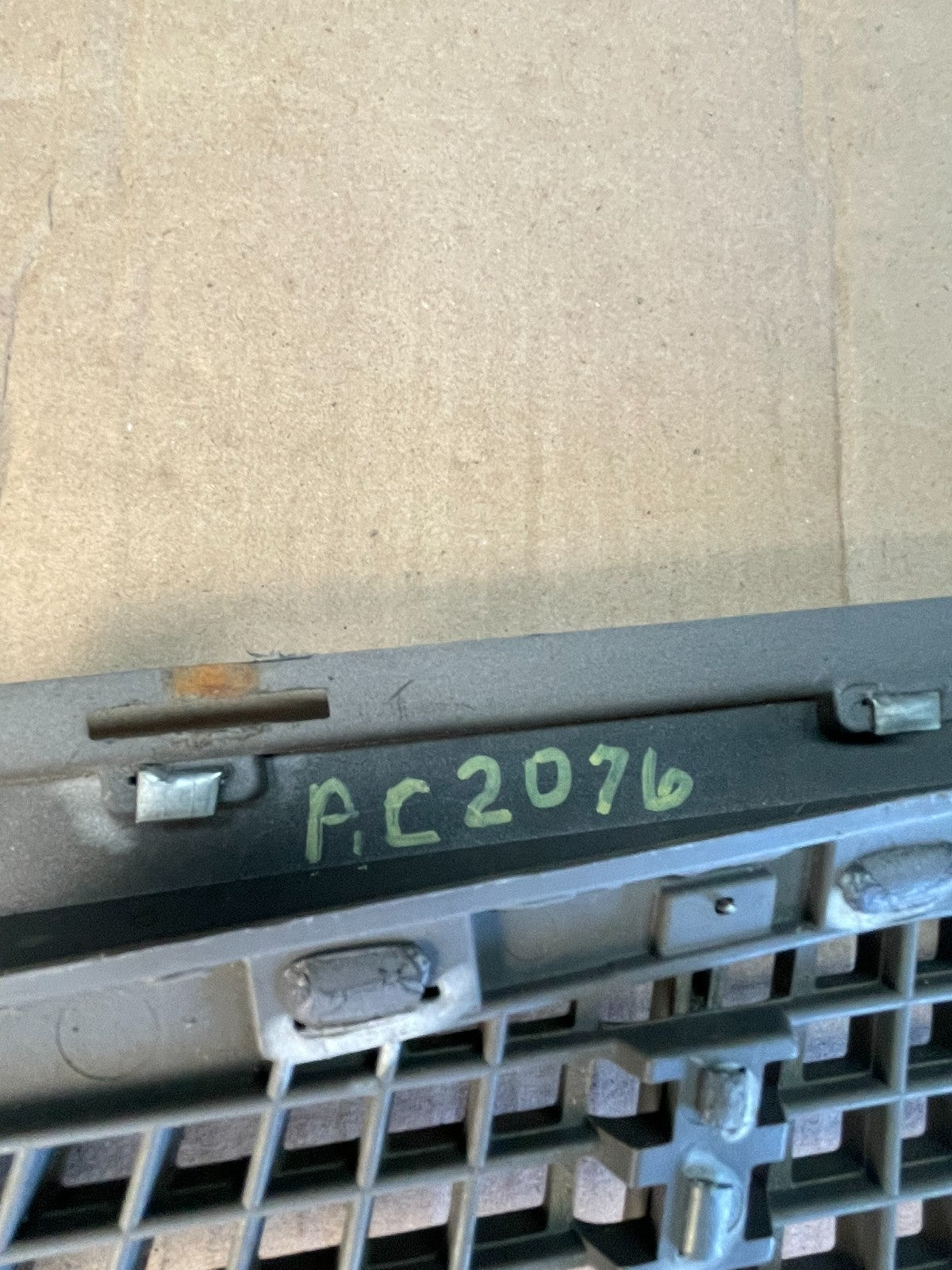 2008 to 2011 Cadillac Cts front Lower Grill Grille AC2076 DG6