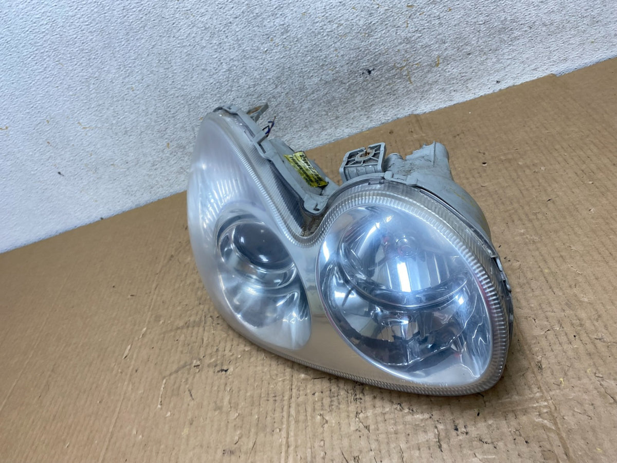 2002-2005 Hyundai Sonata Right Passenger Headlight Halogen TYC AI6873 DW1