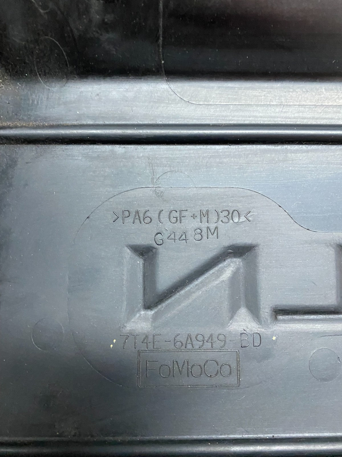 2009 to 2012  Lincoln MKS 3.7L Engine Motor Cover X9573 DG8