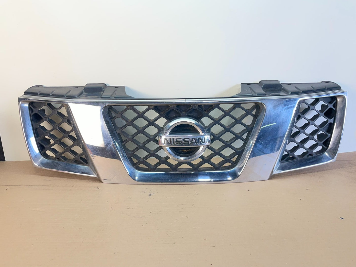 2005 2006 2007 Nissan Pathfinder Chrome Front Upper Grill Grille AF8493 DG0