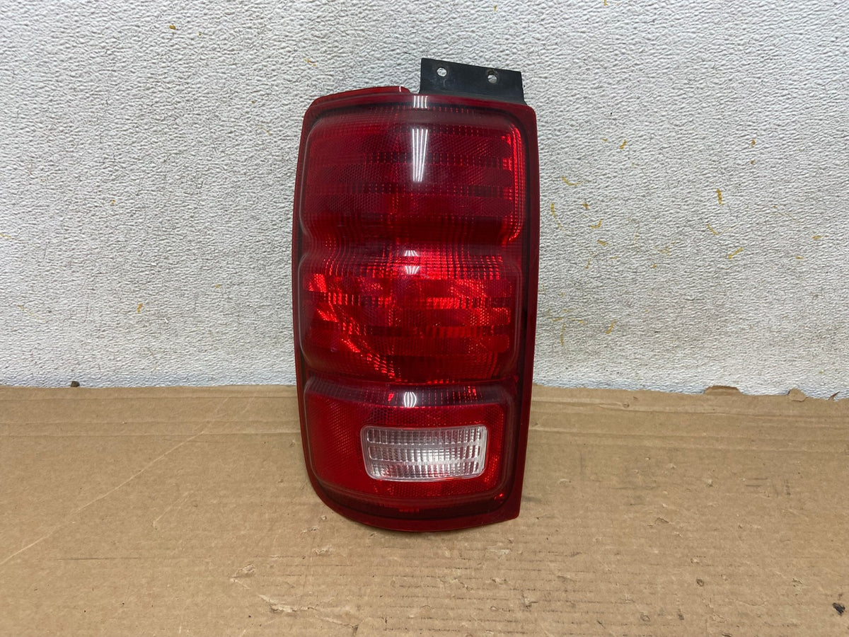 1997 to 2002 Ford Expedition Left Driver LH Tail light AH8861 LK0