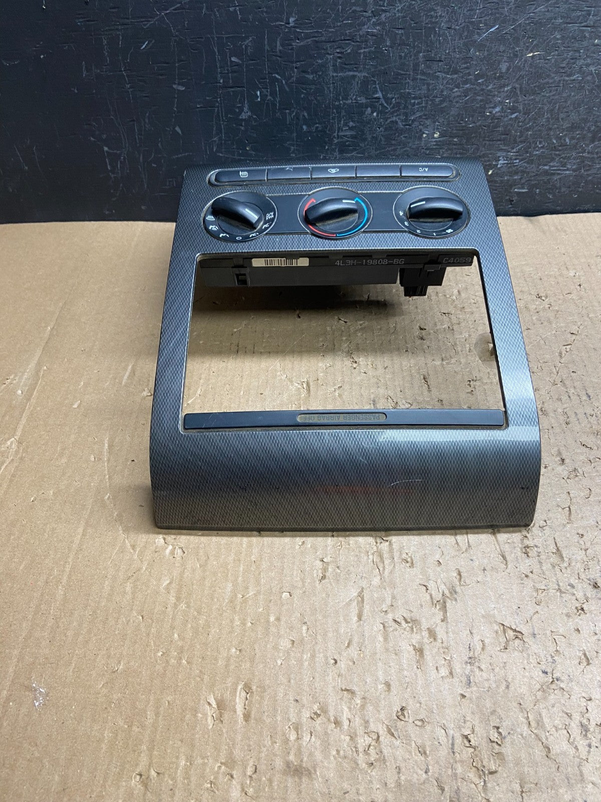 2004 to 2008 Ford F150 Radio Climate Dash Bezel Surround Black AE4498 DG3