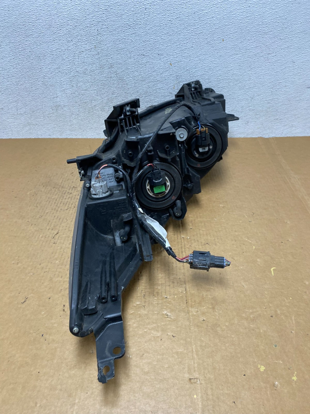2010 - 2013 Mazda 3 Halogen Right Passenger Rh Side Headlight AE0552 DW6