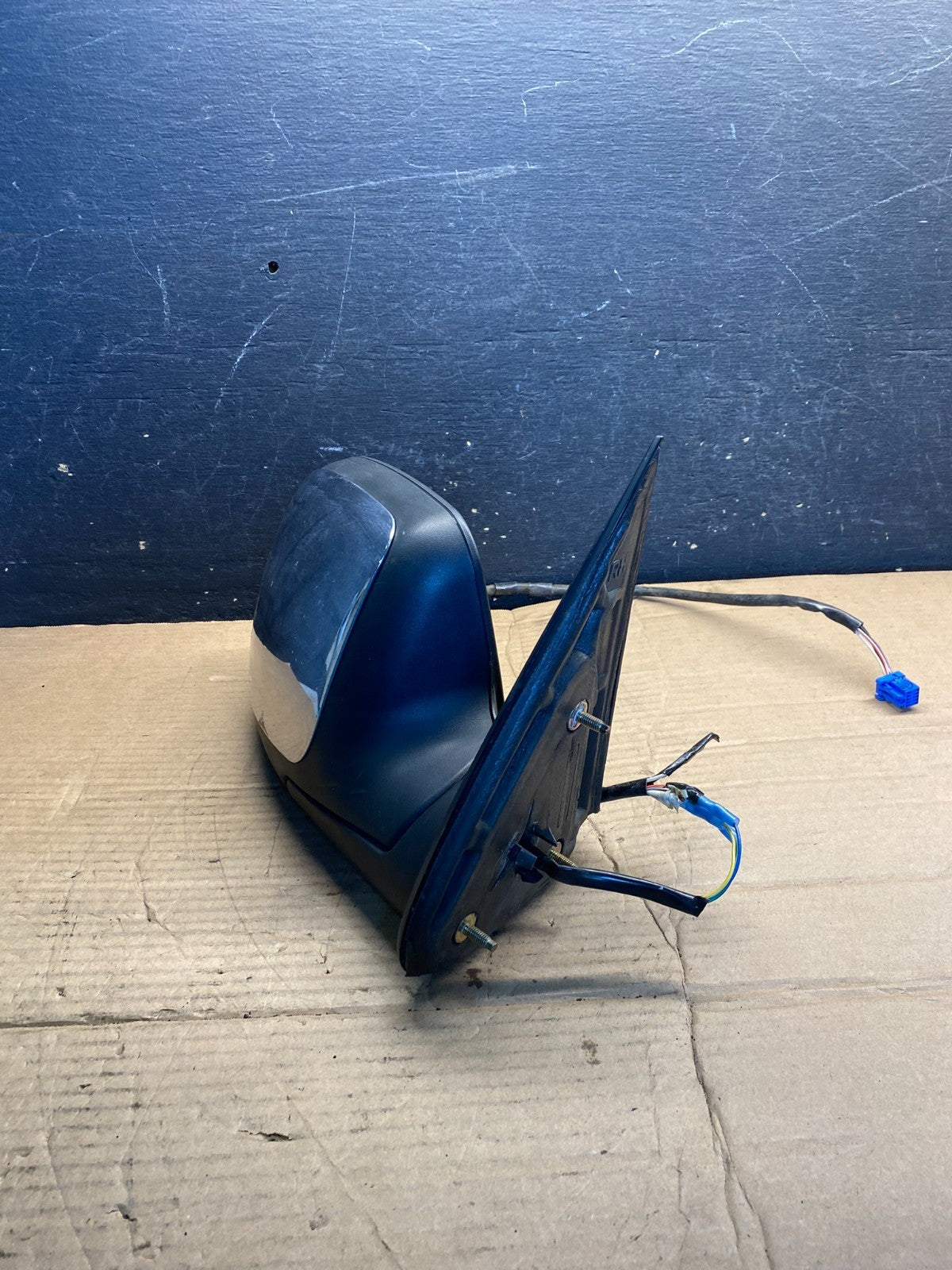 2003-2006 Chevrolet Tahoe Suburban Right Passenge Door Mirror AA5633 MS2
