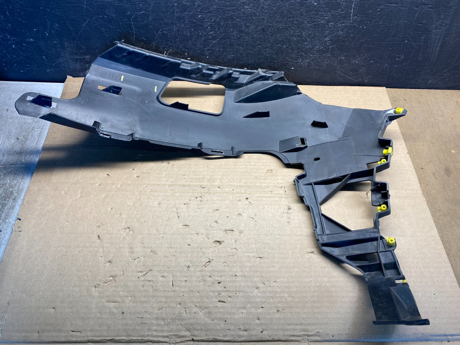 2017-2019 Audi Q7 Quattro Front Right Passenger Bumper Support Bracket AE8204 DG3