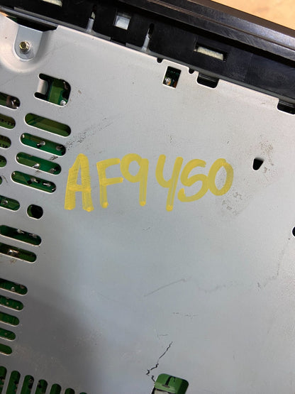 2005 to 2006 Nissan Frontier Xterra AM/FM CD Car Radio F9450 DG7