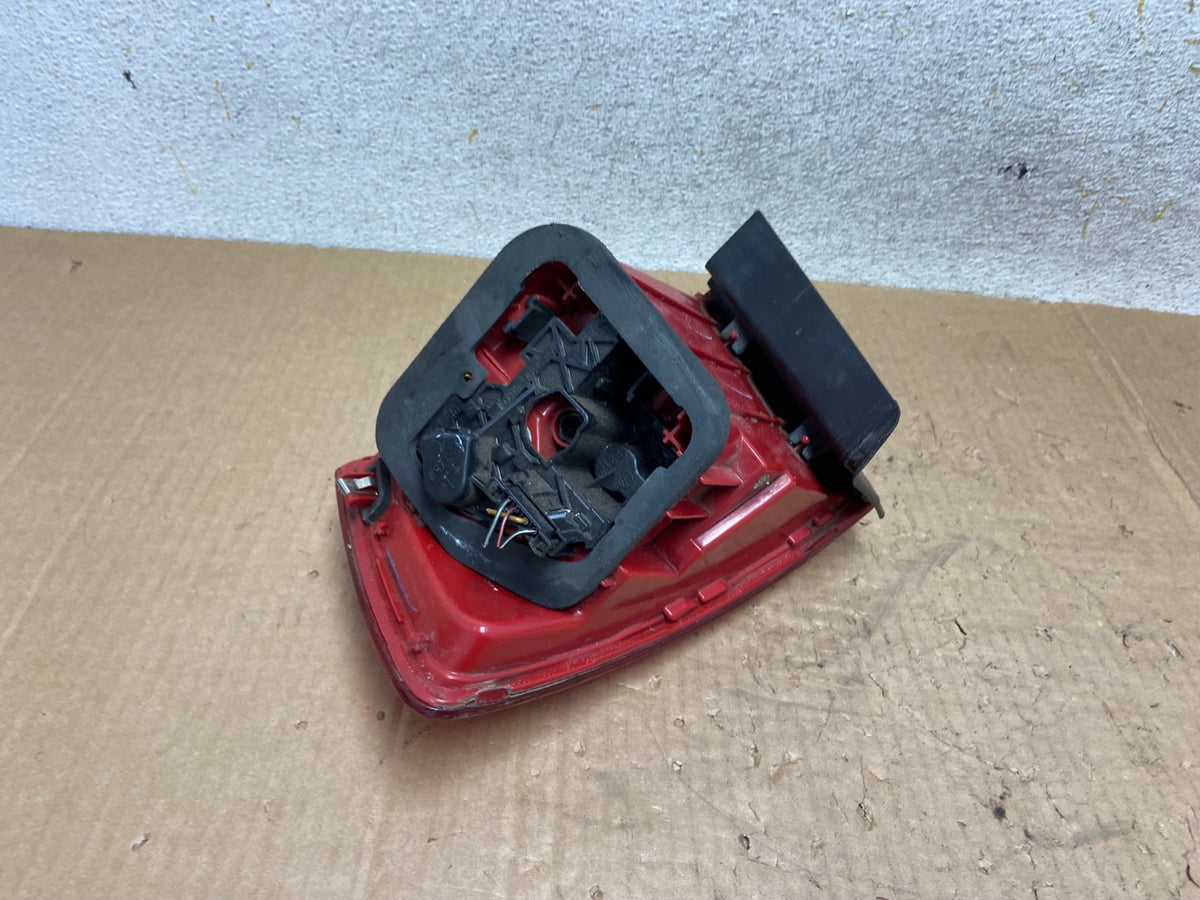 2011 to 2014 Volkswagen Jetta Left Driver LH Side Tail Light AI5519 LK4
