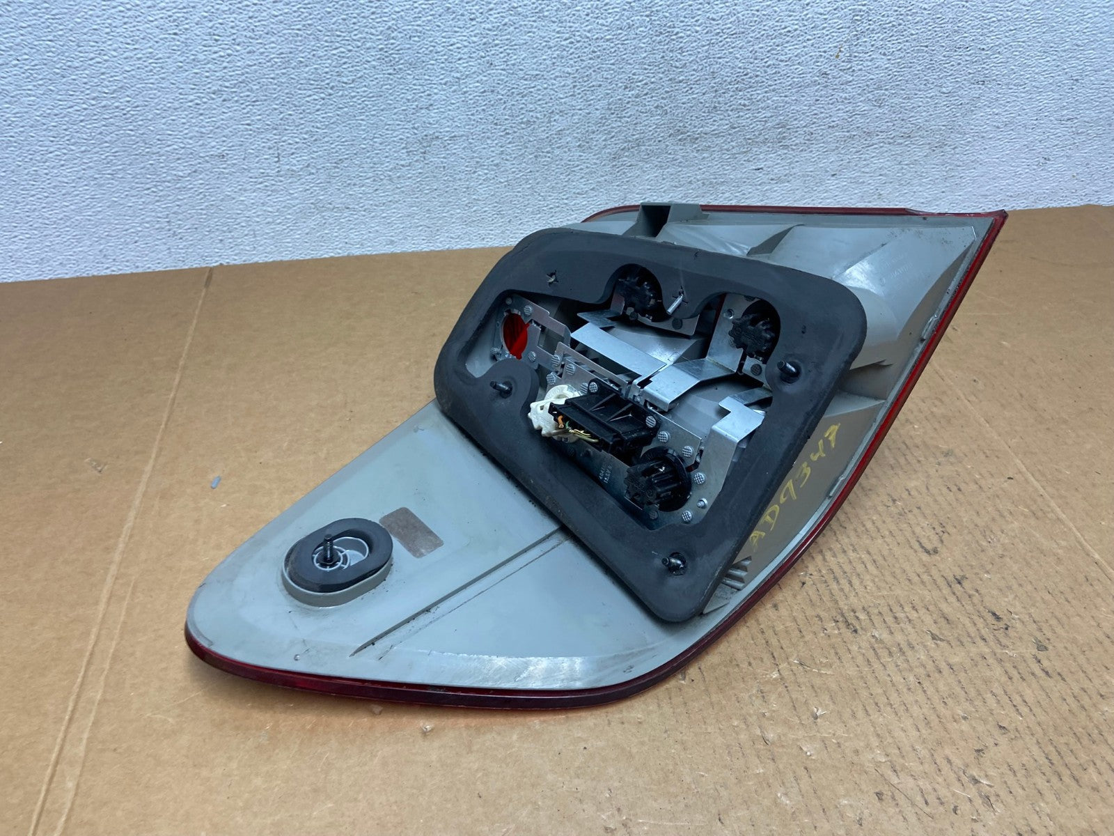 2006 - 2008 Mercedes ML 350 Ml-Class Right Passenger Tail Light AD9347 LK4