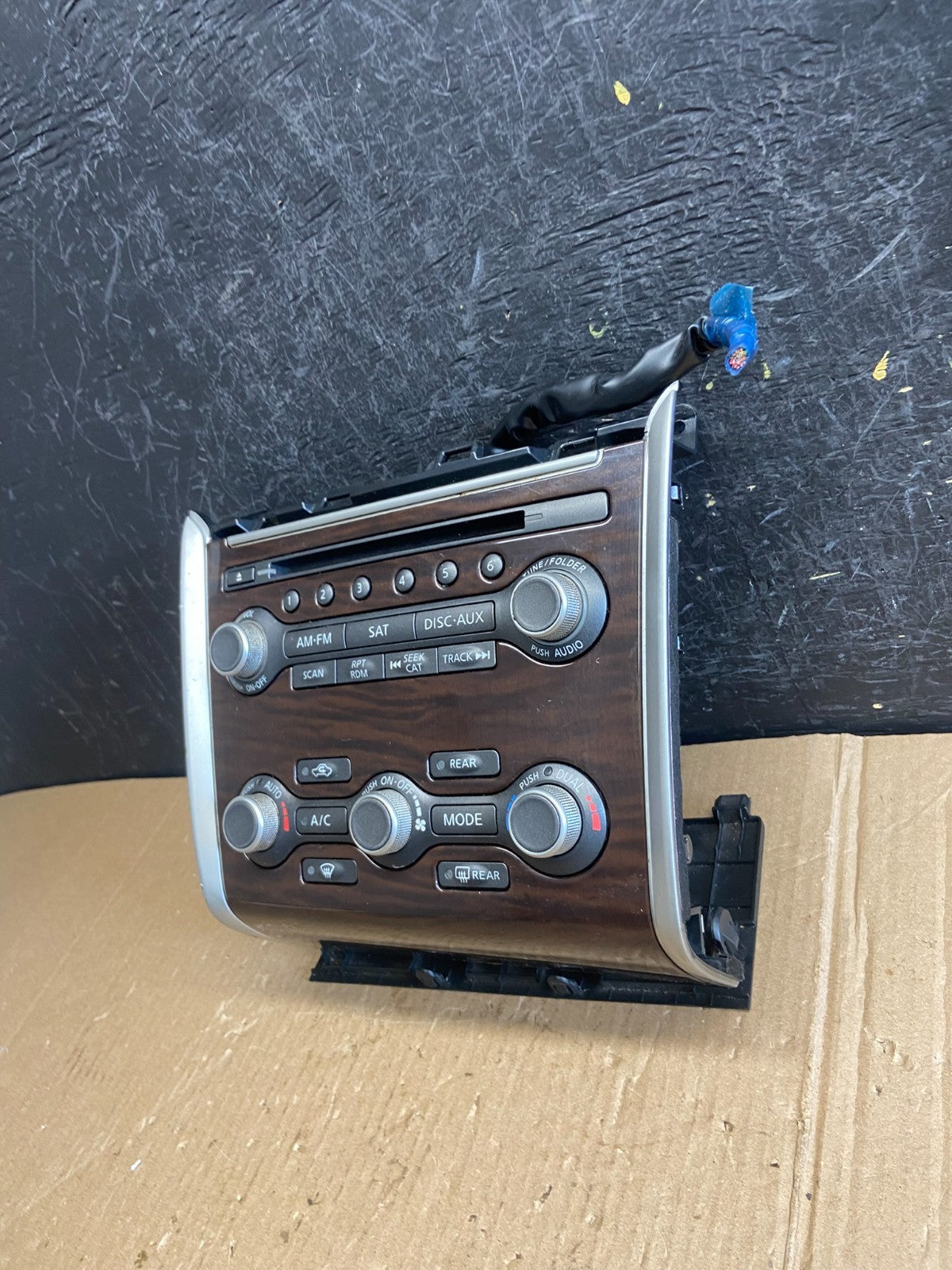 2013 to 2016 Nissan Pathfinder Radio Temperature Climate Control AE3955 DG1