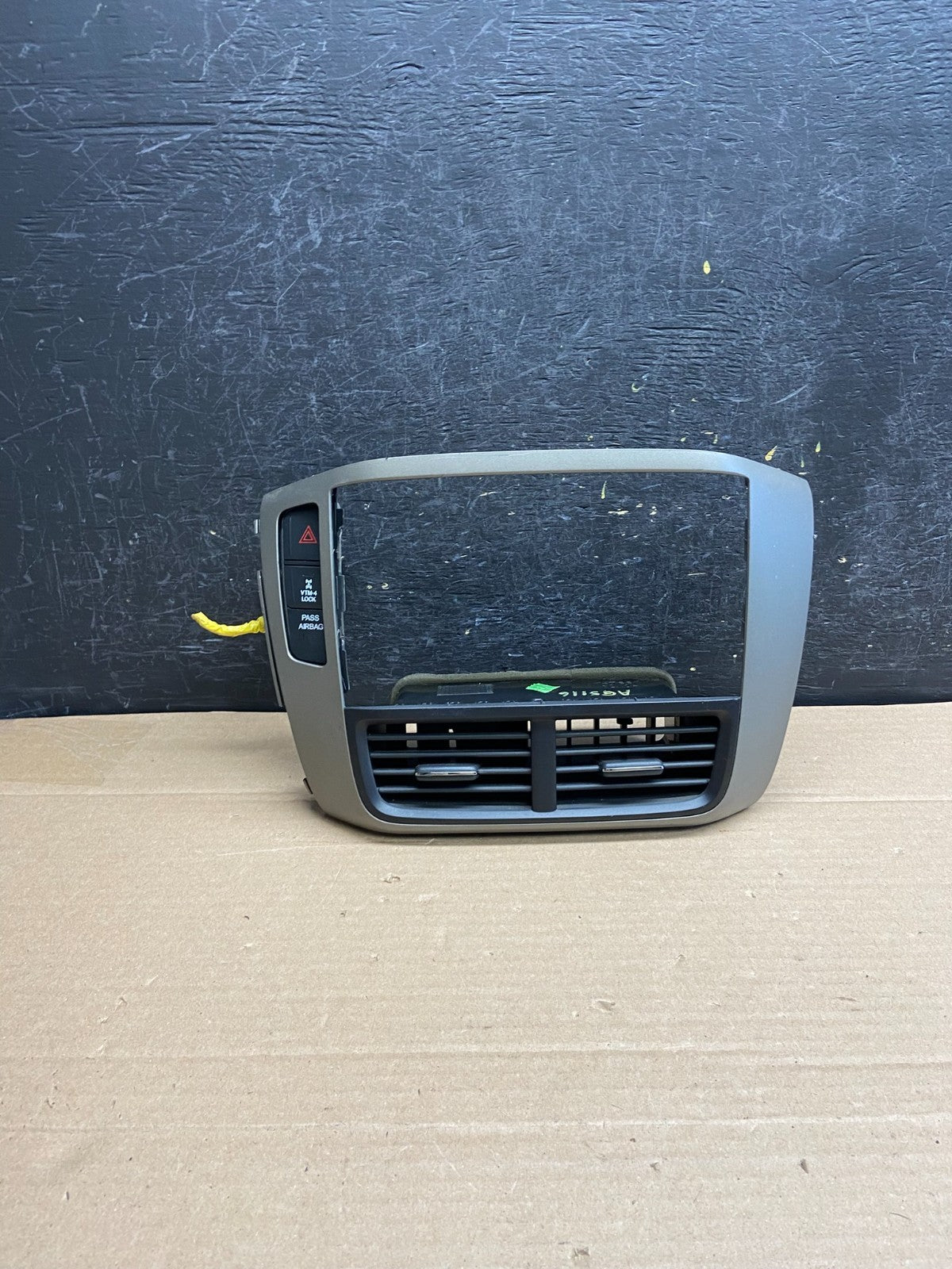 2006-2008 Honda Pilot Center Dash Radio Screen Display Trim Bezel AG5116 DG0
