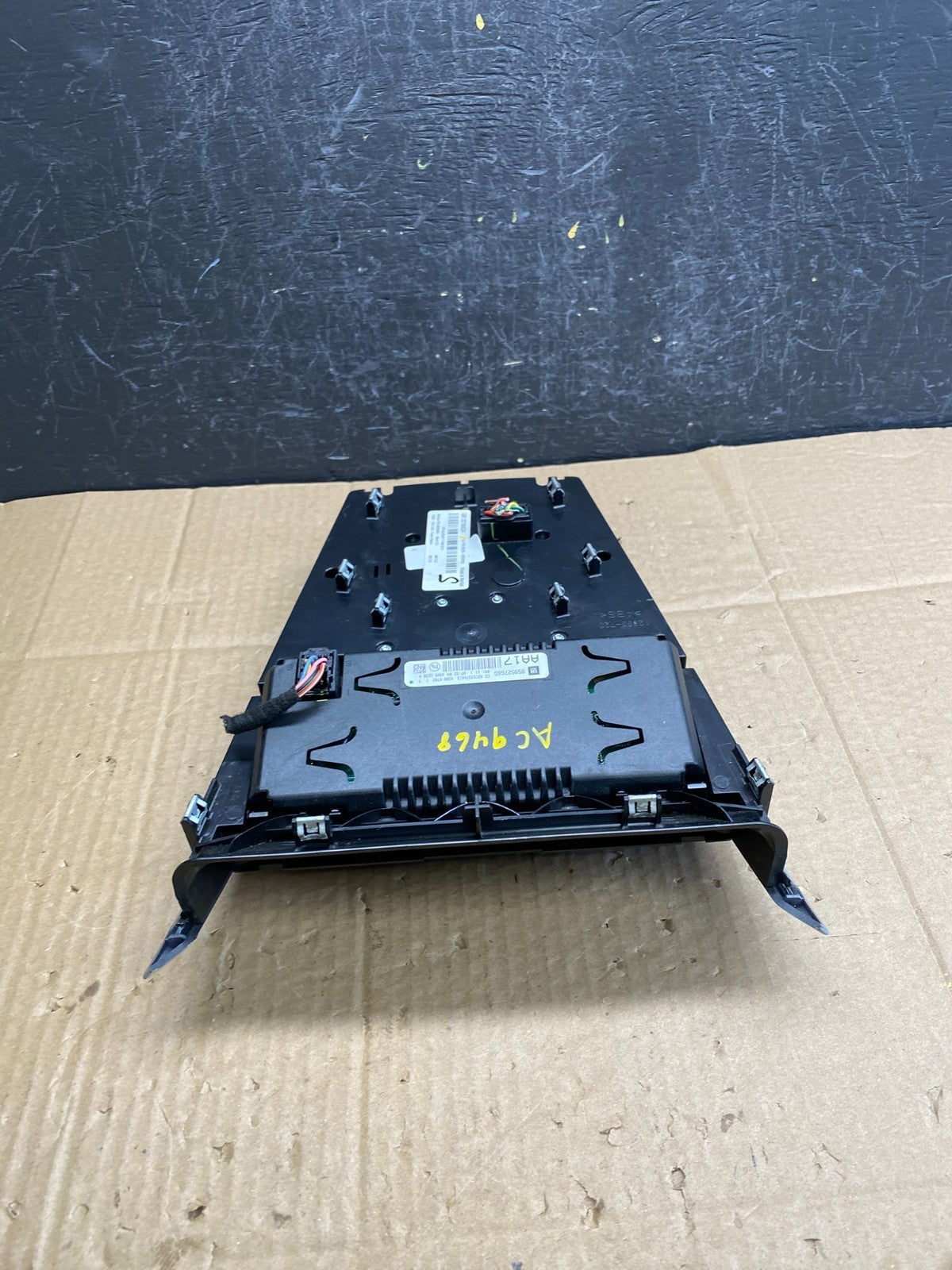 2010-2011 Chevrolet Equinox Radio Face Climate Control Panel Bezel ac9468 DG4