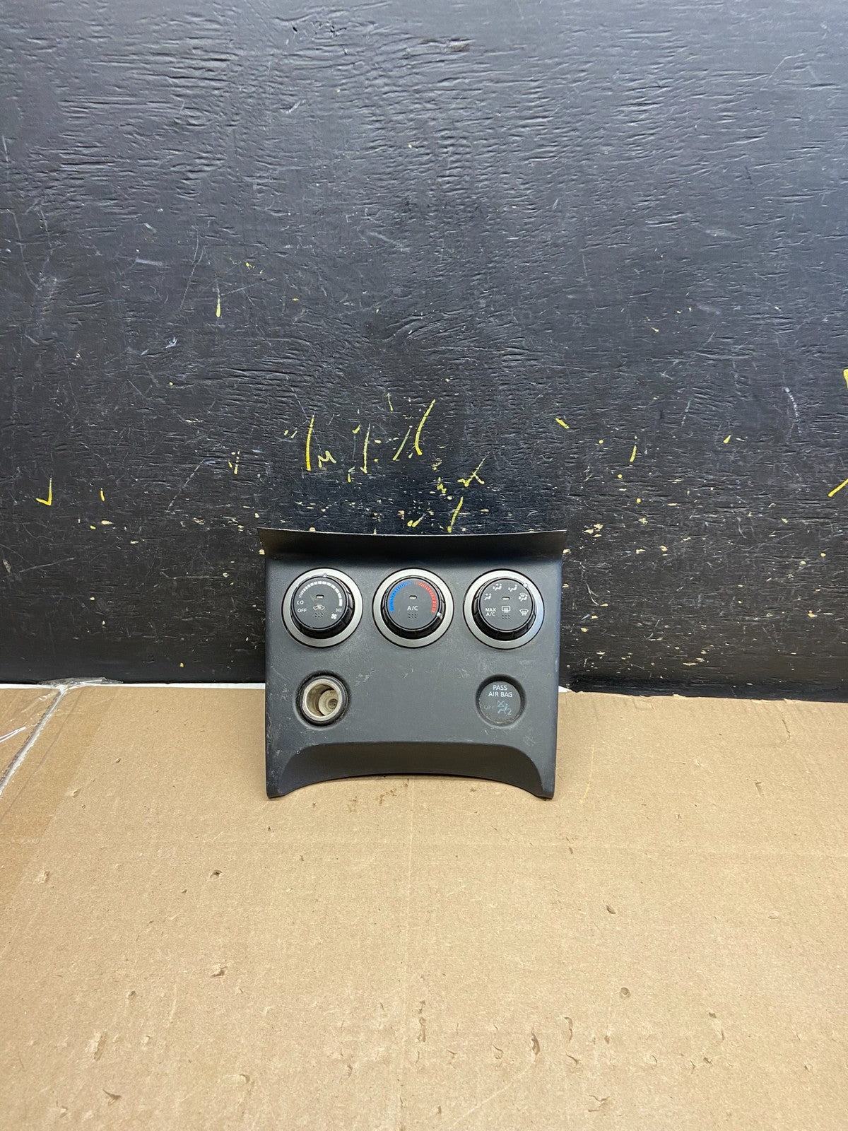 2011 to 2015 Nissan Rogue Heater Temperature AC Climate Control OEM AB1946 DG0