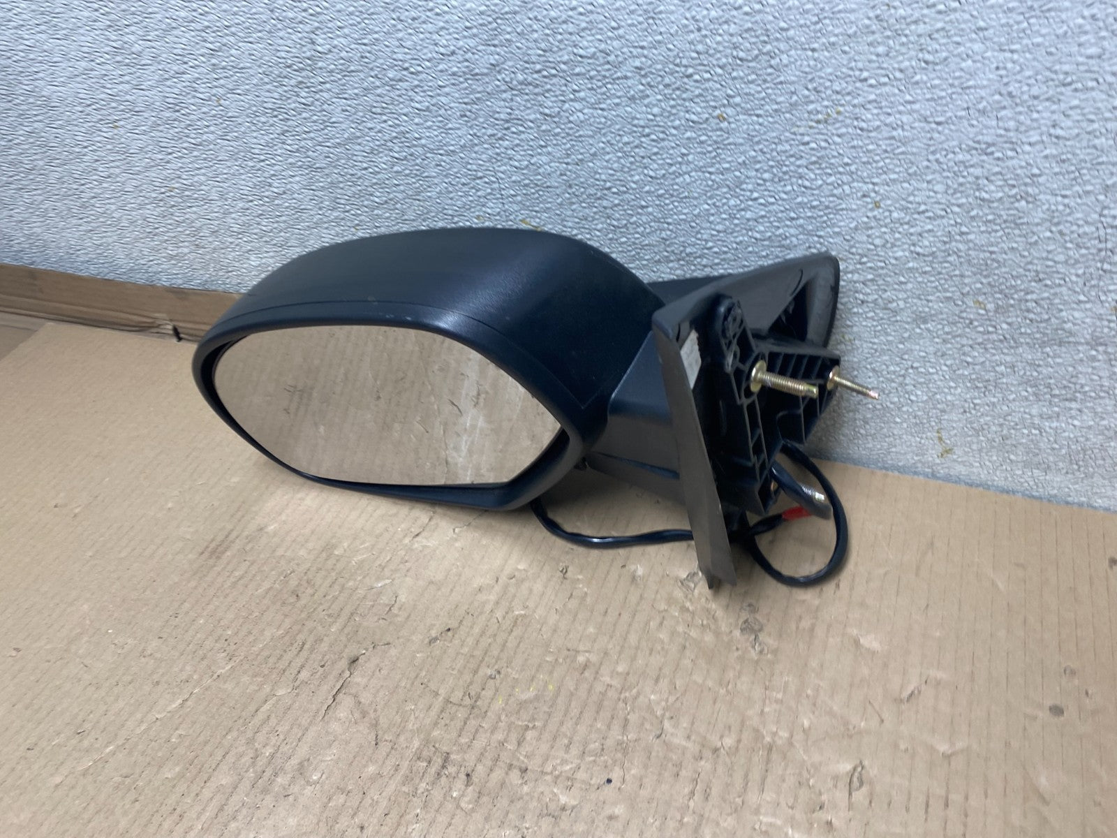 2007 to 2013 Chevrolet Tahoe Silverado Suburban Left Driver Mirror OEM U2656 DG6