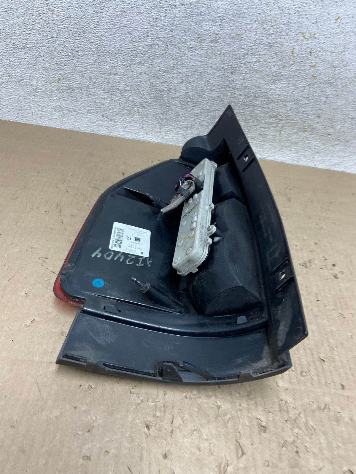 2002-2009 GMC Envoy Right Passenger RH Side Tail Light AI2404 LK6