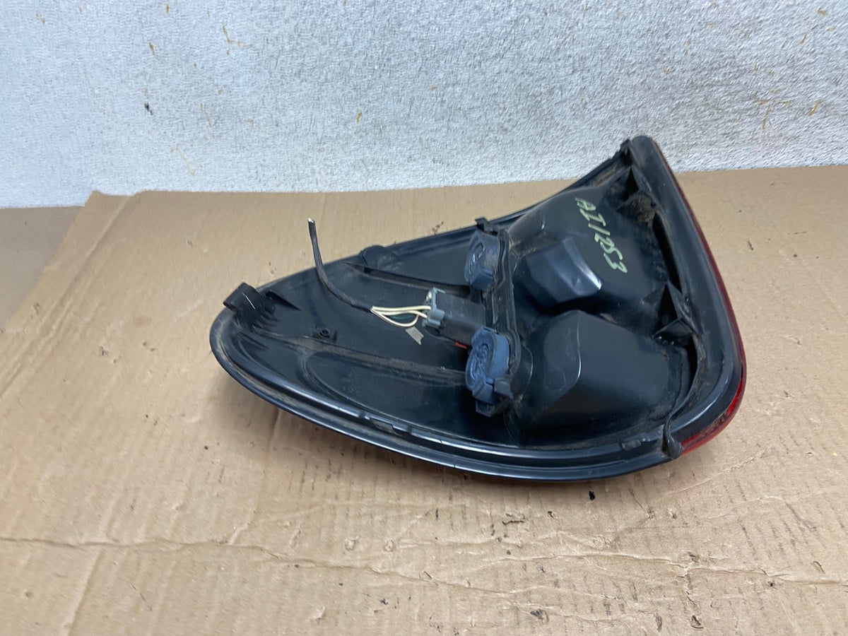 2004 to 2007 Dodge Grand Caravan Left Driver Lh Tail Light AI1253 LK5
