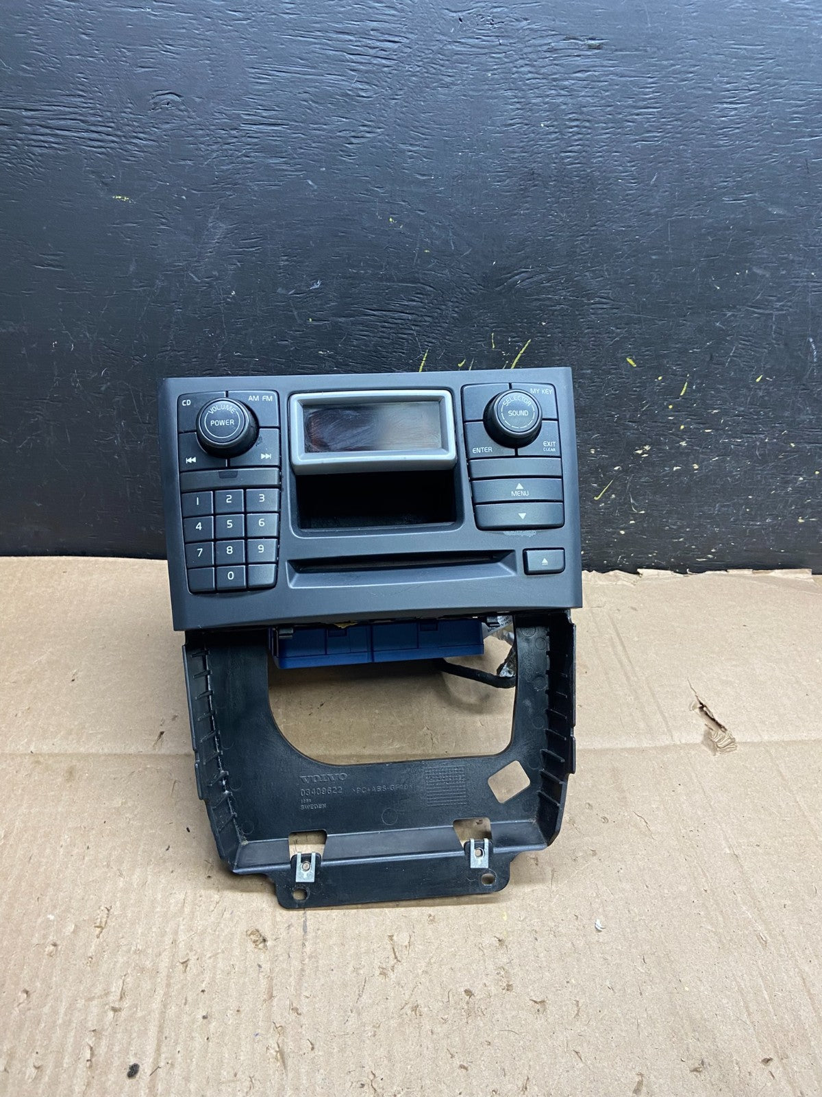 2003-2006 Volvo XC90 Center Dash Radio Screen Panel Bezel Y2508 DG0