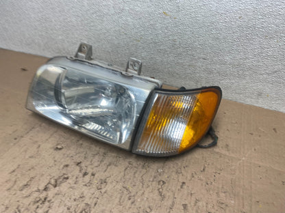 1998 to 2002 Kia Sportage Left Driver LH Halogen Headlight OEM Y4855 DG1