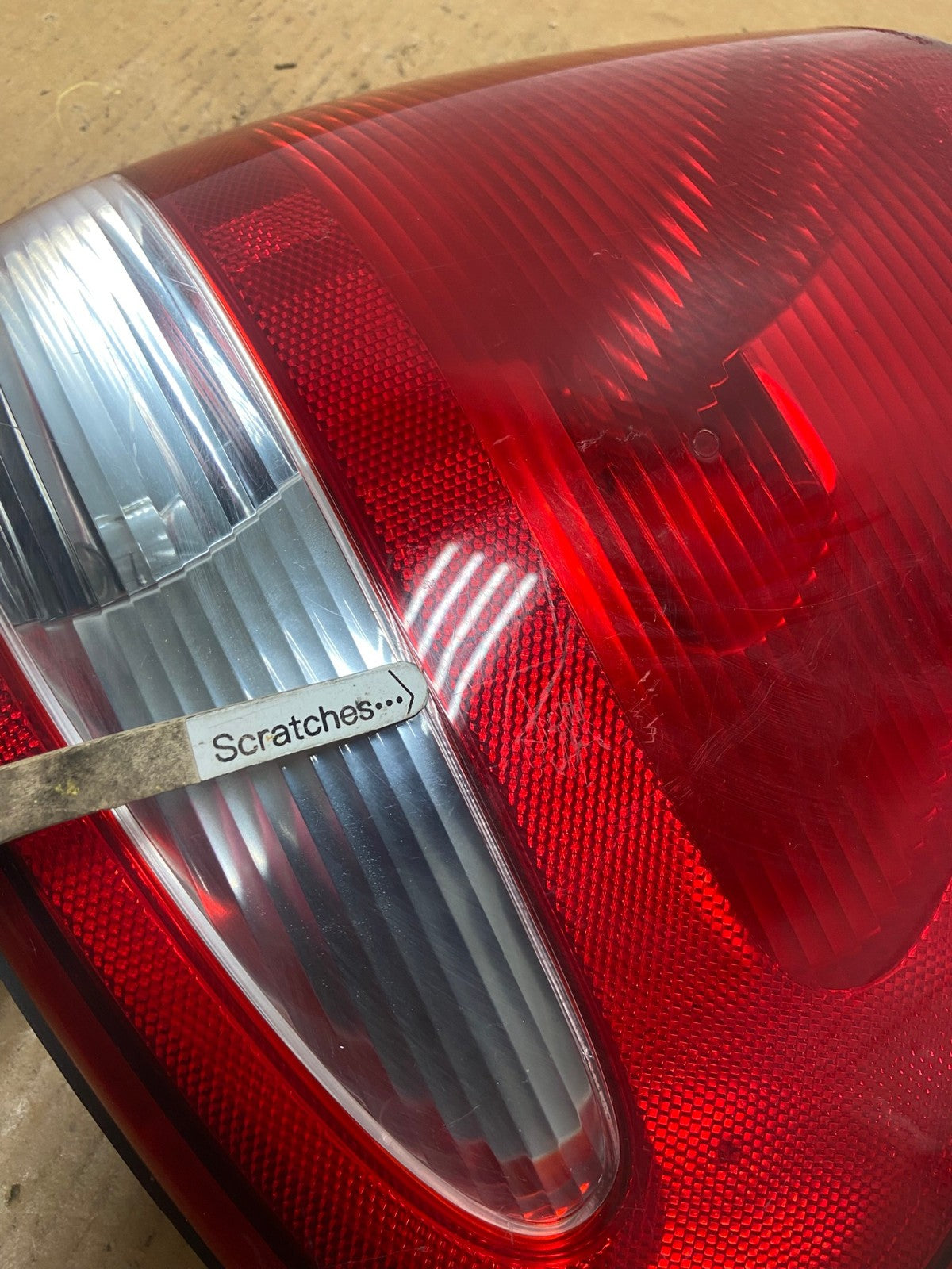 2004 to 2007 Dodge Grand Caravan Left Driver Lh Tail Light AE0434 LK3