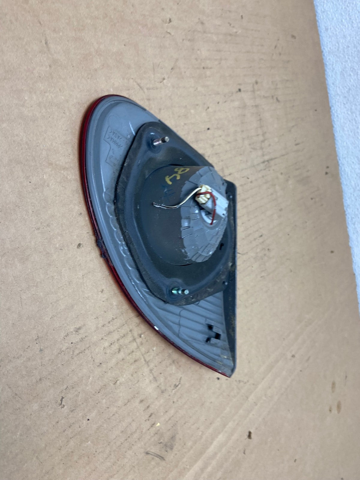 2003-2008 Toyota Corolla Inner Passenger Right RH Side Tail Light AD2684 LK4