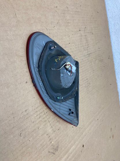 2003-2008 Toyota Corolla Inner Passenger Right RH Side Tail Light AD2684 LK4