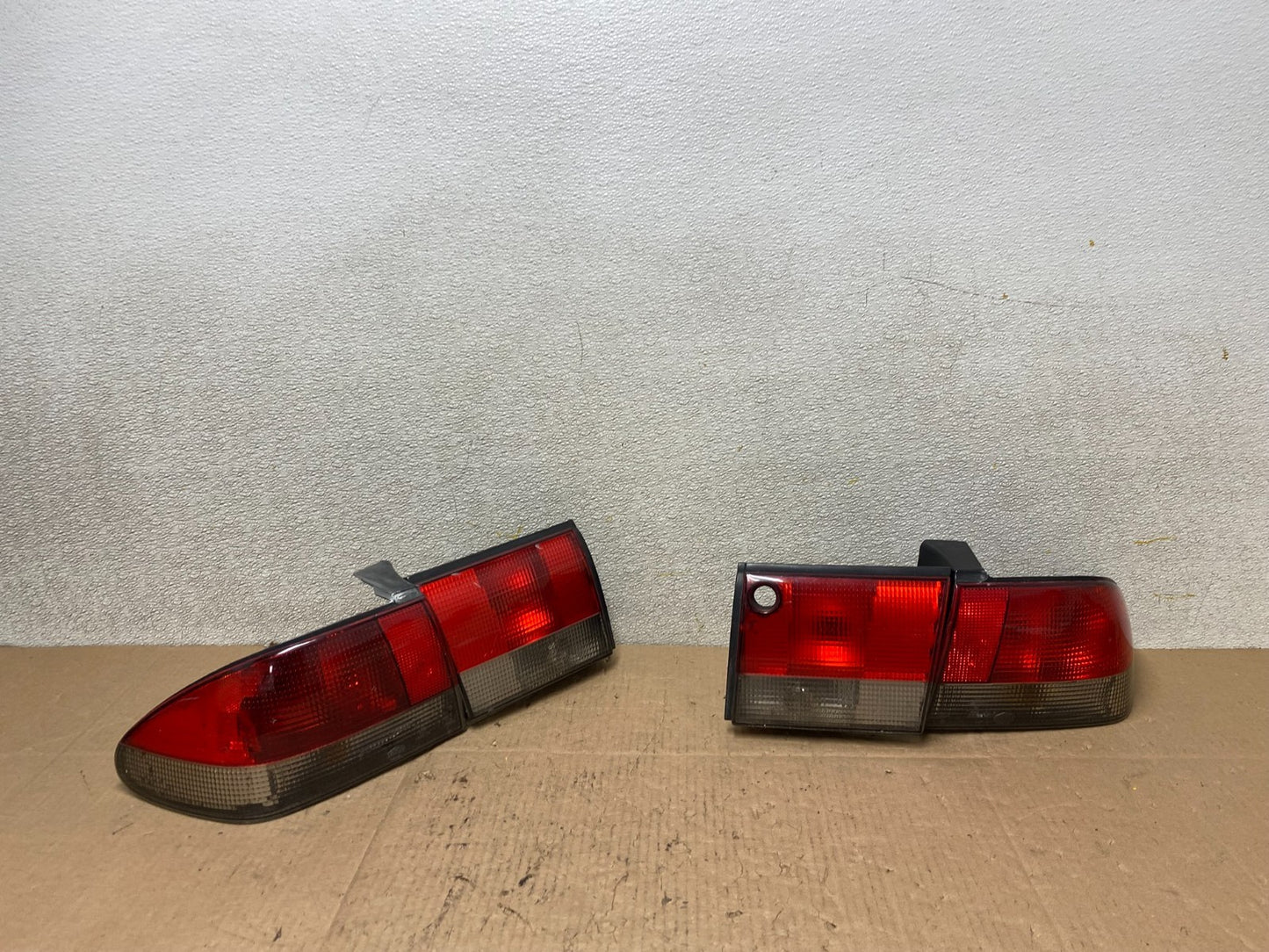 1994 to 1998 Saab 900 & Turbo Left+Right Side Tail Lights W0877 DW0