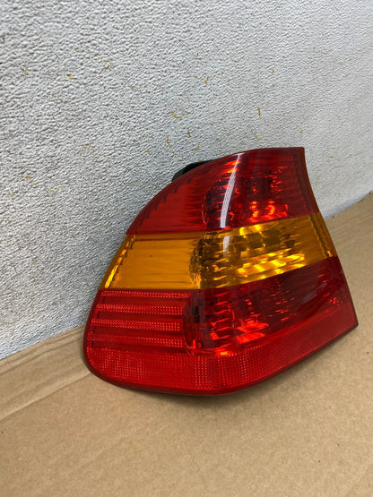 2002 - 2005 BMW 3 E46 Series Left Driver LH Side Tail Light AH8187 LK2