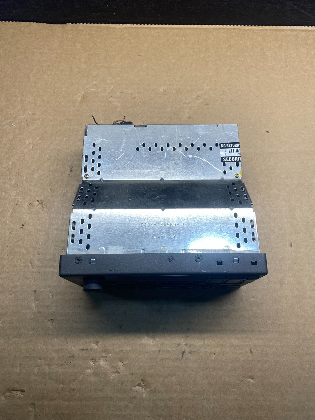 2001 - 2002 Lincoln Town Car AM/FM Radio CD Player AF6583 DG3
