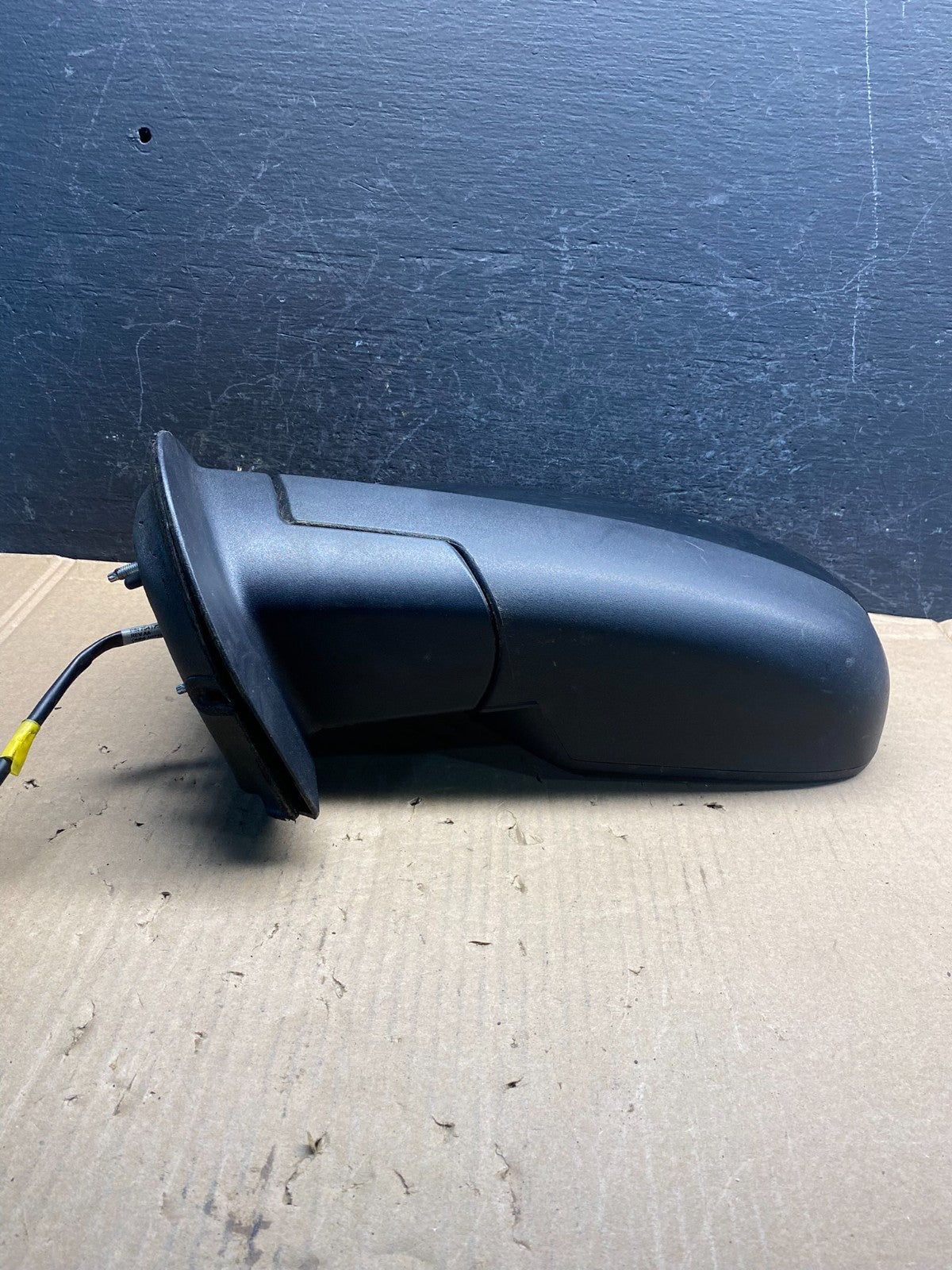 2007 to 2013 Chevrolet Tahoe Silverado Suburban Left Driver Mirror AE7949 DW2
