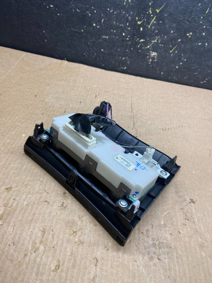 2011 to 2015 Nissan Rogue Heater Temperature AC Climate Control OEM Z4193 DG4