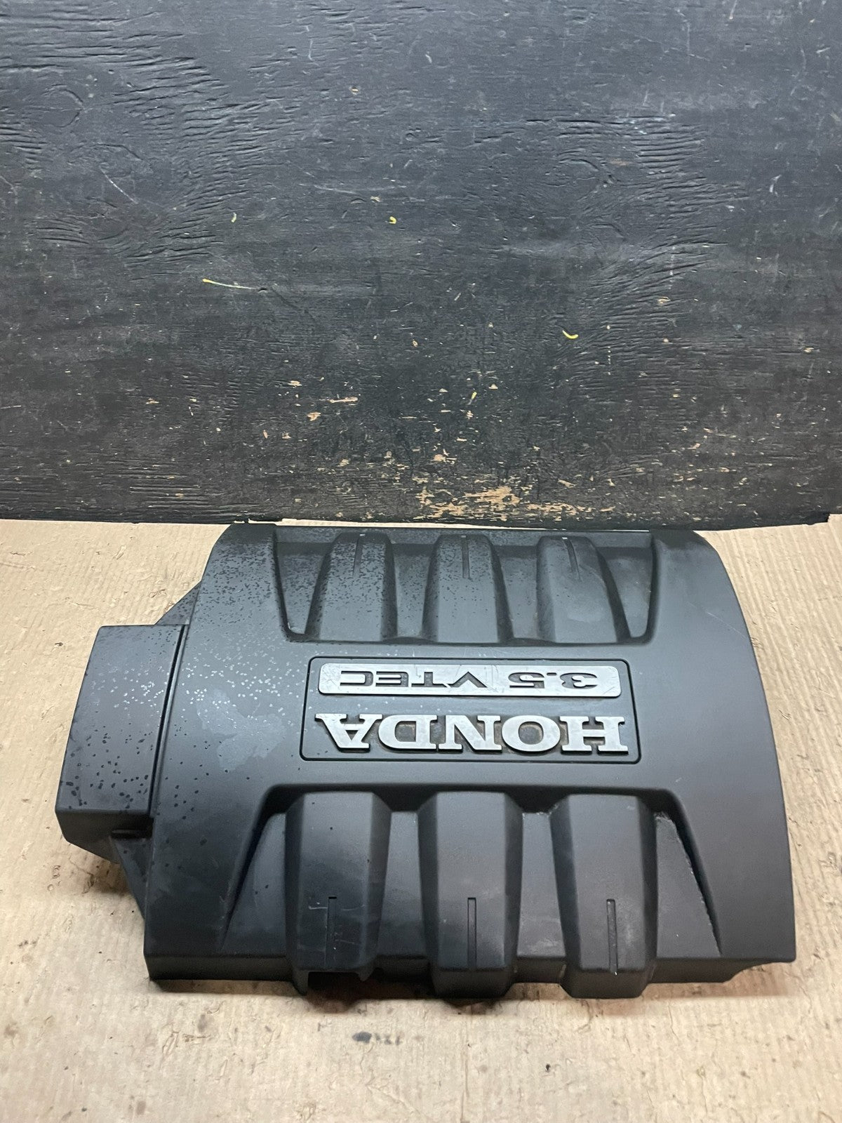 2006 to 2008 Honda Pilot Black Engine Cover OEM 3.5L V6815 DG1