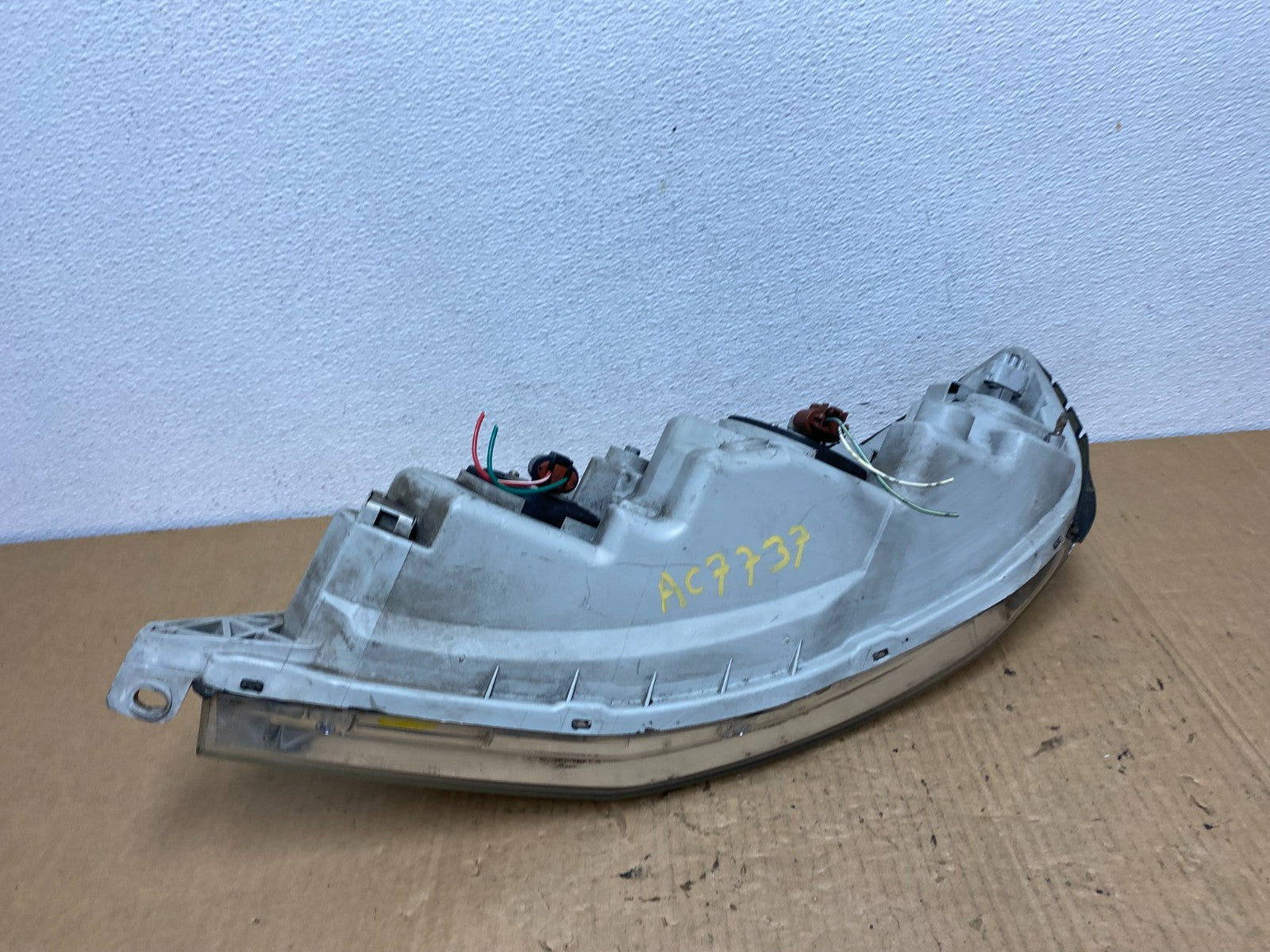 2000-2004 Toyota Avalon Halogen Headlight Right Passenger RH AC7737 DW7