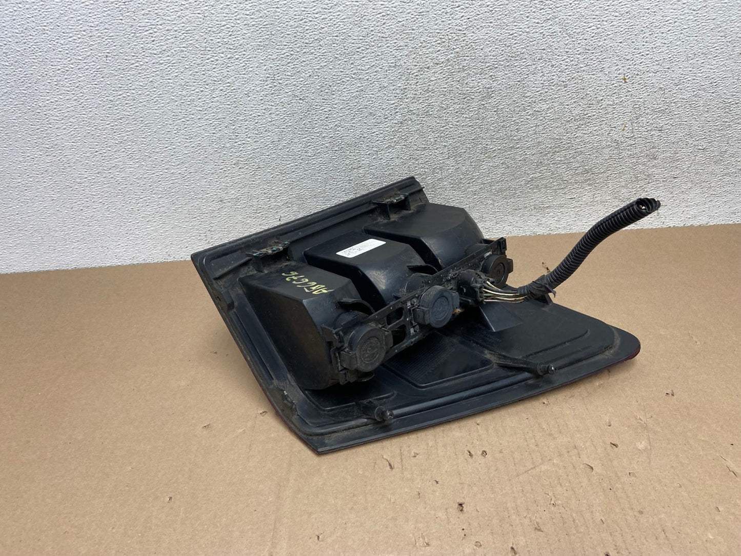 2005 to 2006 Jeep Grand Cherokee Left Driver Side Lh Tail Light AG6676 LK5