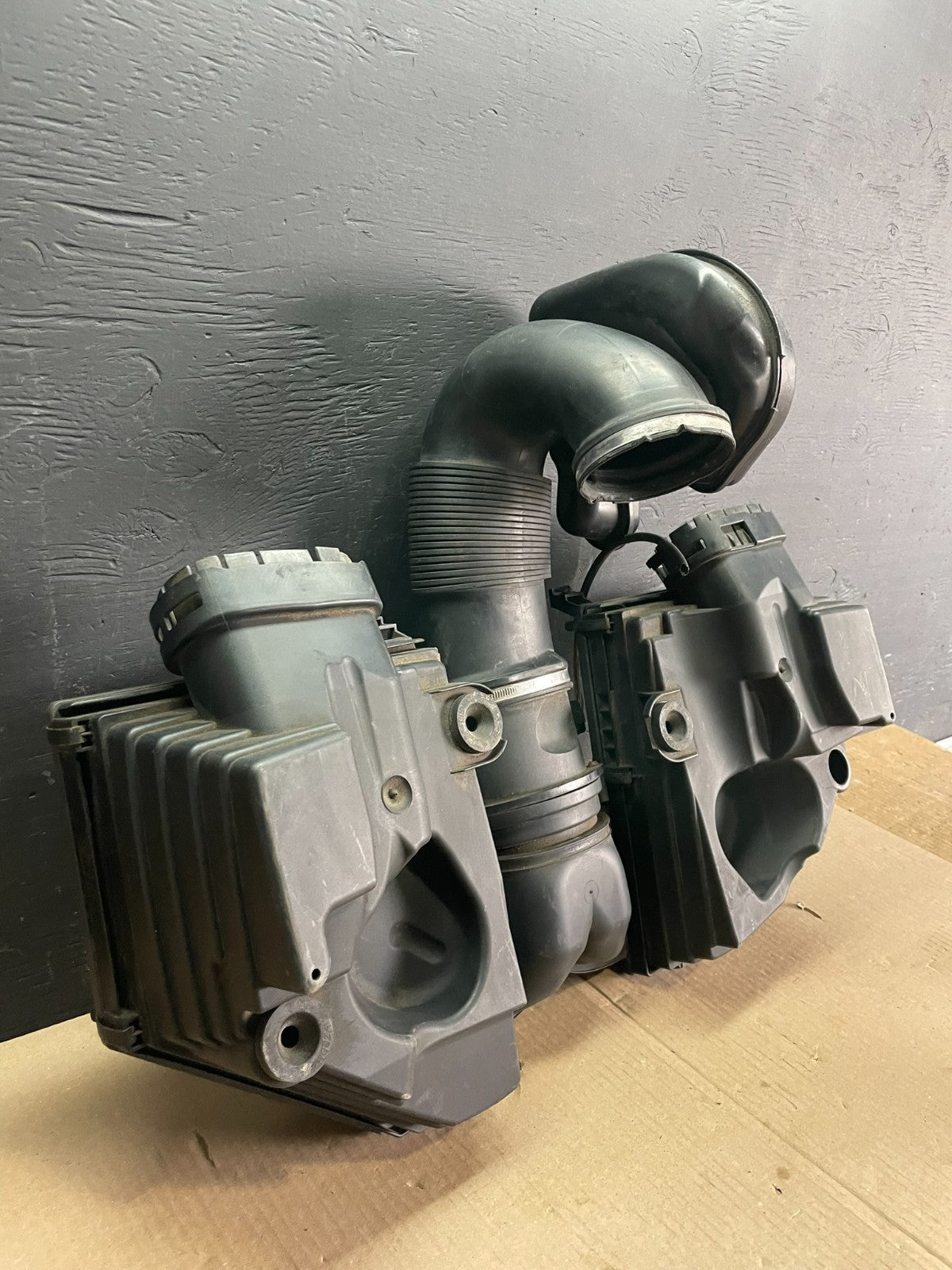 2007 to 2010 BMW E70 X5 N62 Air Intake Cleaner Filter 7548896 OEM AB7840 DG6