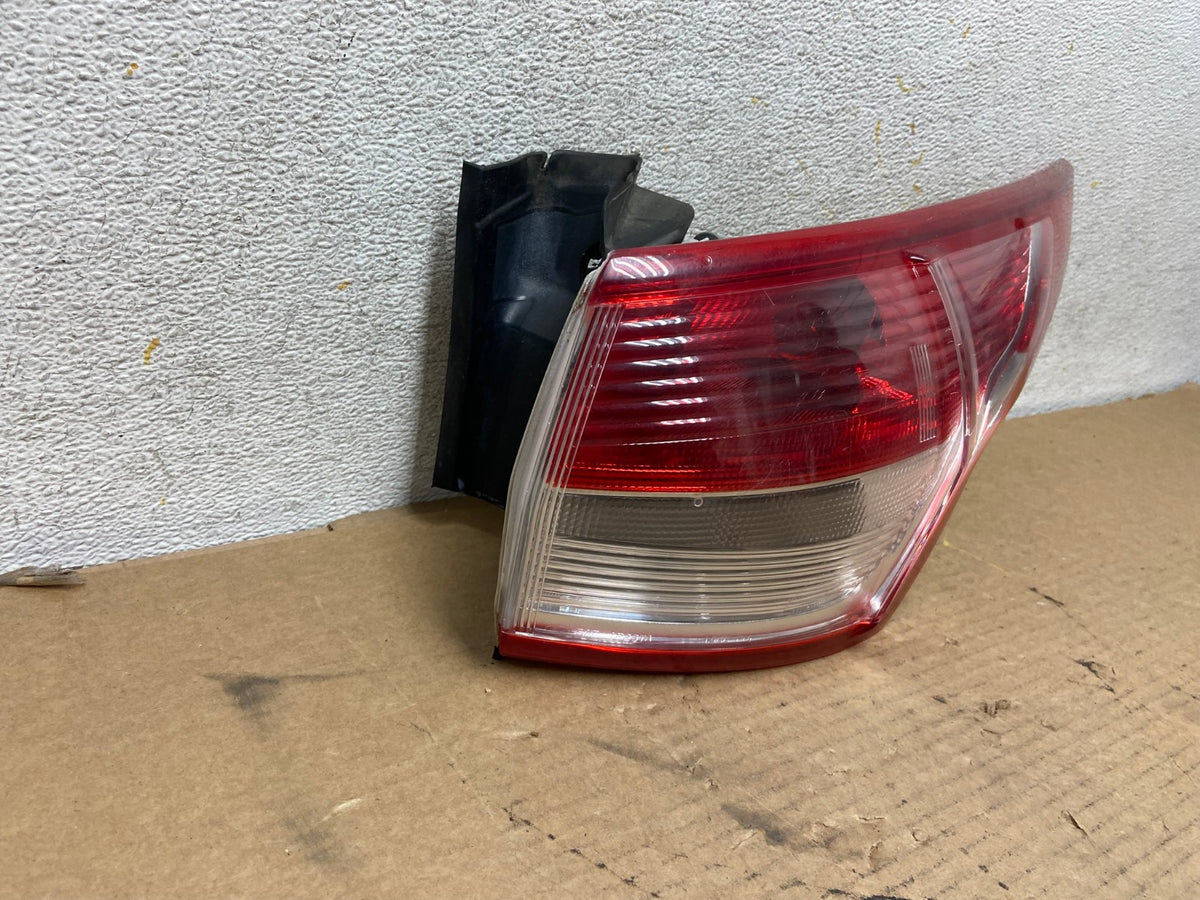 2013 to 2016 Ford Escape Right Passenger RH Side Tail Light AH4240 LK1