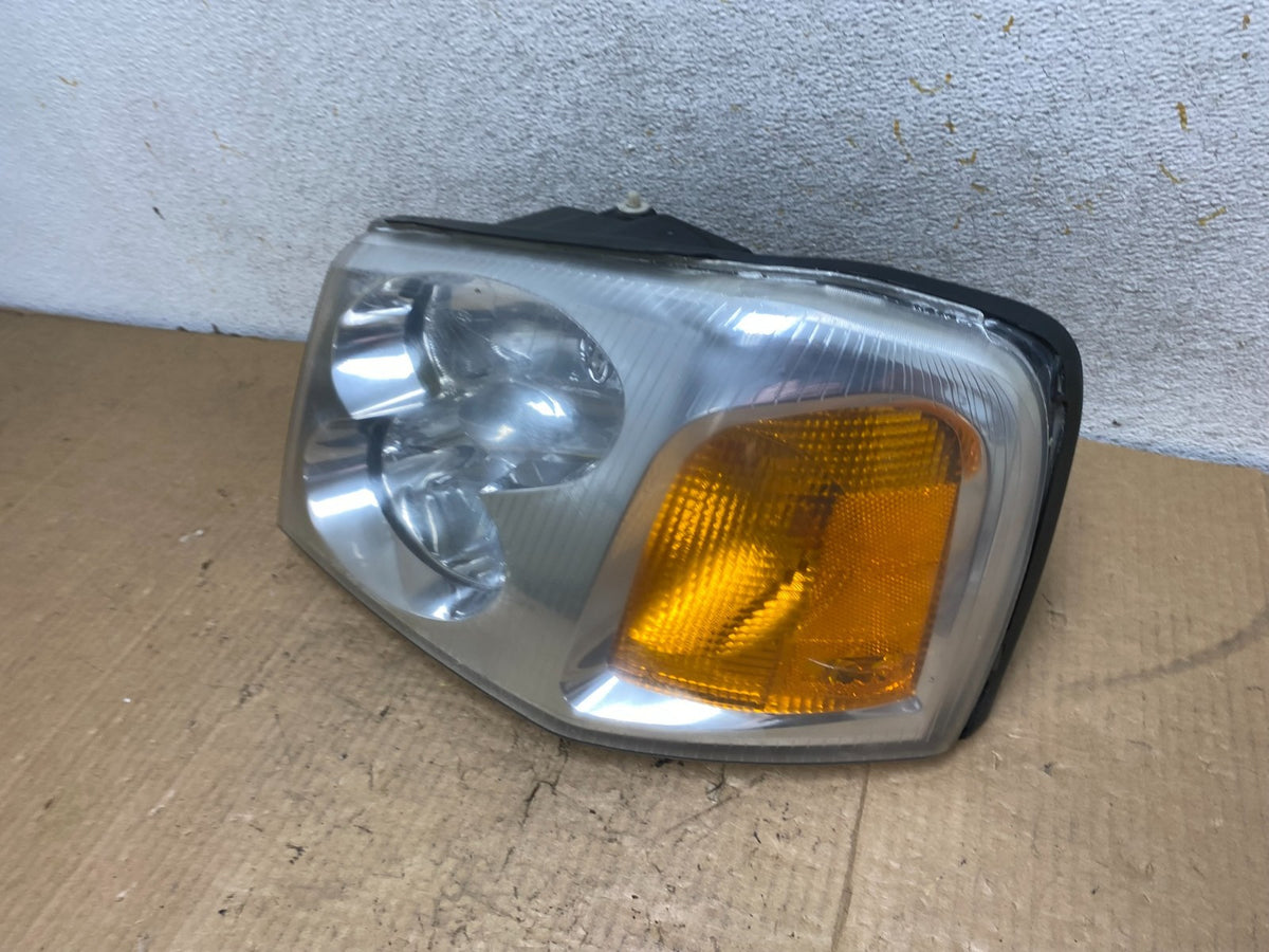 2002 to 2009 Gmc Envoy Left Driver Lh Side Headlight Halogen AI8050 DW1
