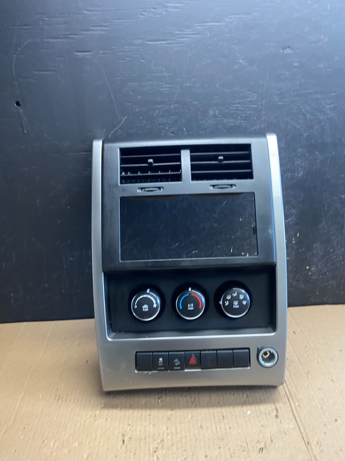 2008 to 2012 Jeep Liberty Dash Climate Temperature Control Radio Bezel AE3986 DG0
