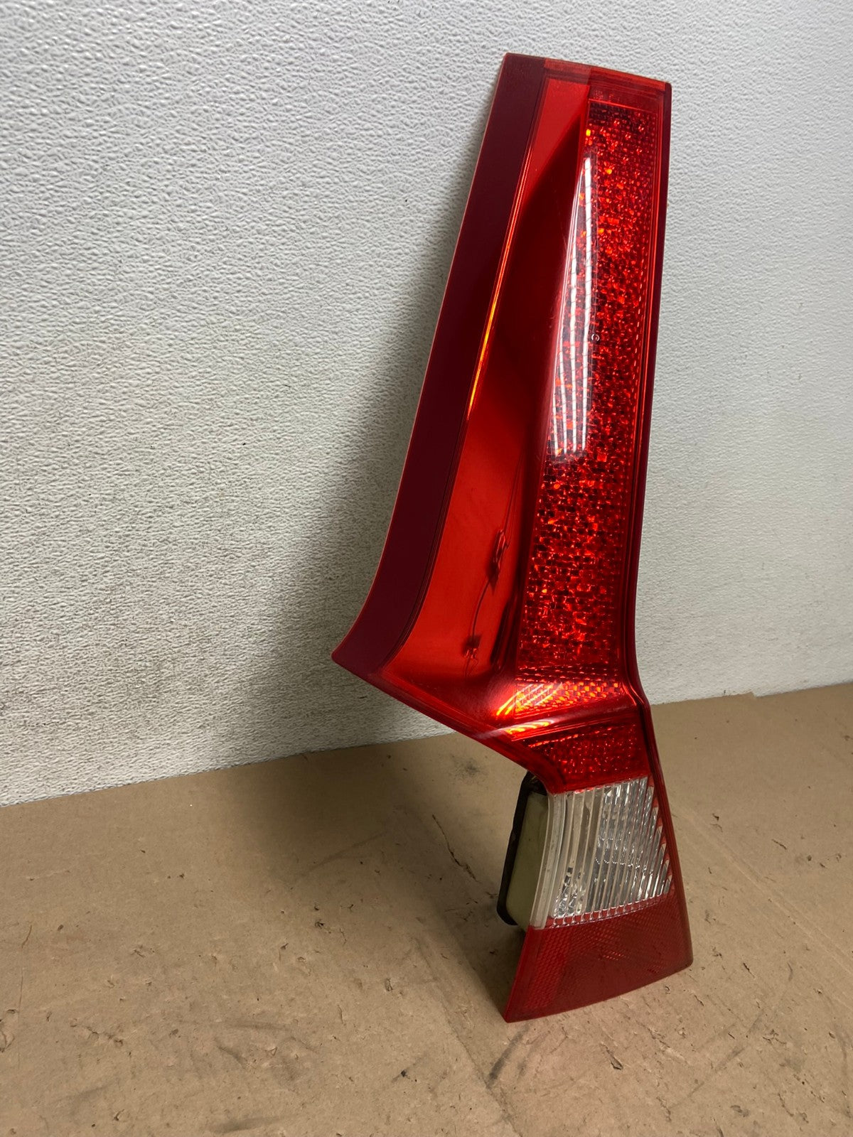 2008 to 2013 Volvo XC70 V70 Left Driver Tail Light Upper AG5312 LK2
