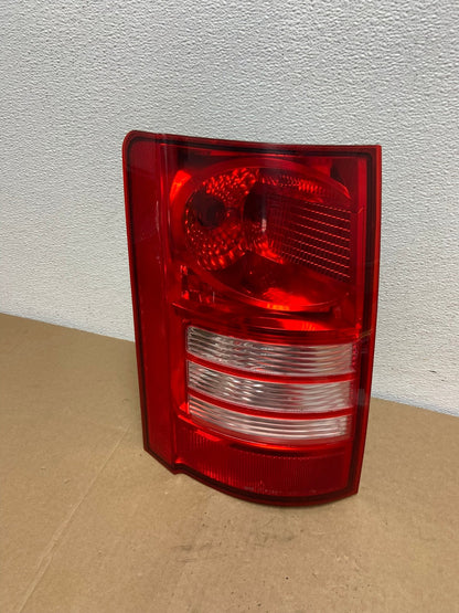2008-2010 Chrysler Town and Country Left Driver Tail Light Oem AC5590 LK0